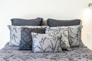 5 Schlafzimmer, Bügeleisen/B ügelbrett, WLAN