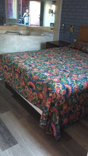 Bed sheets - Dorchester Motel (Redford)