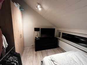 2 chambres, fer et planche à repasser, Wi-Fi, literie fournie