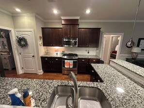 Fridge, microwave, oven, stovetop - FOUR BEDROOMS! Quiet and convenient Masters rental. Easy access to everything. (North Augusta)