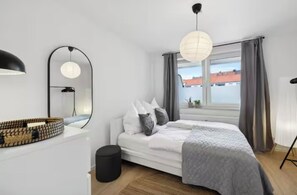 1 chambre, fer et planche à repasser, lit parapluie, Wi-Fi gratuit