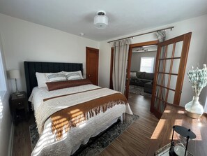 3 chambres, fer et planche à repasser, Wi-Fi, draps fournis