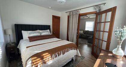 Super clean and Charming 3-bedroom house with WiFi, AC in Richfield