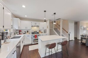 Fridge, microwave, oven, stovetop - 4BR Retreat Near Austin | Backyard & Wi-Fi (Pflugerville)