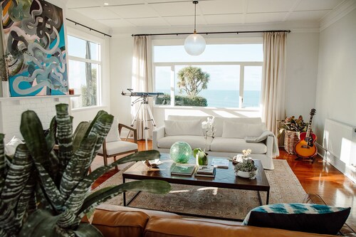 The Longhouse Tirimoana - Beachfront Luxury Accommodation Retreat