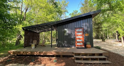 The Patsy at High Bank – Cozy Elk Riverfront Tiny Cabin in Scenic Noel, MO