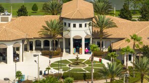 House - Free Pool Heat if you Stay in the Month of November (Davenport)