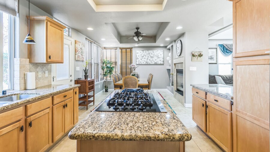 Beautiful Sunsets at 3BR Villa in Reno