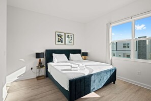 4 bedrooms - 4 Bed Private Family Villa (Davenport)