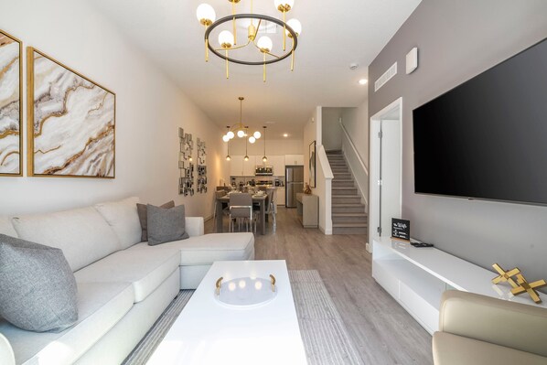 Apartment - Brand new 4 Bed With Loft Villa for all (Davenport)