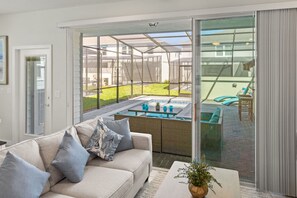 Villa | 5 bedrooms - Free Pool Heat if you Stay in the Month of November (Davenport)