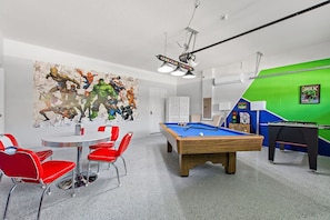 House | 8 bedrooms - New to Market-be Our First 5-star Review (Davenport)