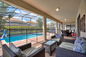 House | 8 bedrooms - New to Market-be Our First 5-star Review (Davenport)