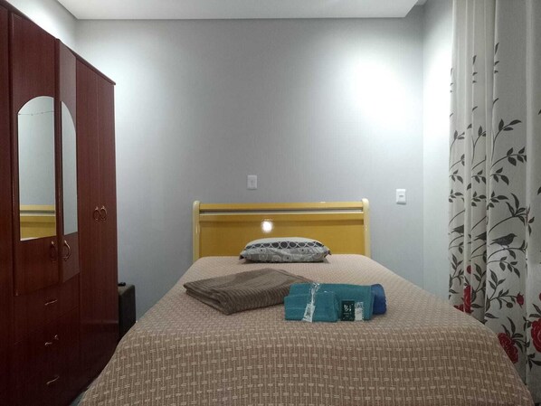 1 bedroom, iron/ironing board, WiFi, bed sheets