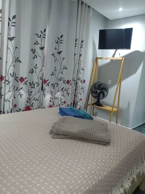 1 chambre, fer et planche à repasser, Wi-Fi, draps fournis