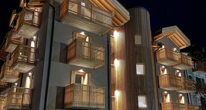 In the center of the village and within walking distance of the gondola lift