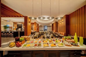 Buffet déjeuner (30.00 PAB par personne)