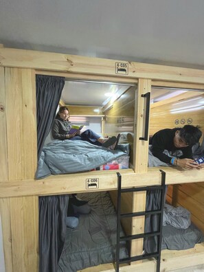 Free WiFi - The HiPinto Social Experience (Bogotá)