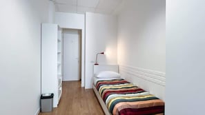 1 habitación y ropa de cama 