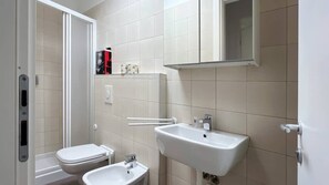 Shower, hair dryer - Room Elena - Affitti Brevi Italia (Lecco)