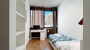 1 bedroom, bed sheets