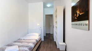 1 bedroom, iron/ironing board, bed sheets - Room Orfeo - Affitti Brevi Italia (Lecco)