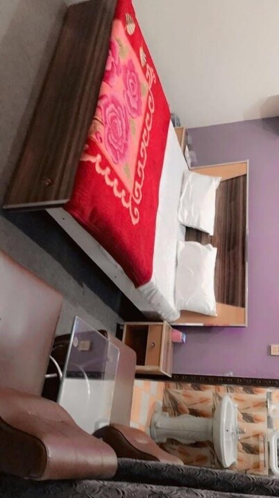 Hotel Paradise Inn 