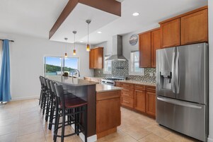 The Paloma Lakeview | Private kitchen