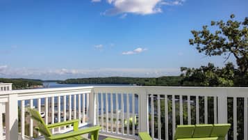 Lakeview Cottage w/ Lookout Deck | Lake view