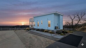 Lakeview Cottage w/ Lookout Deck