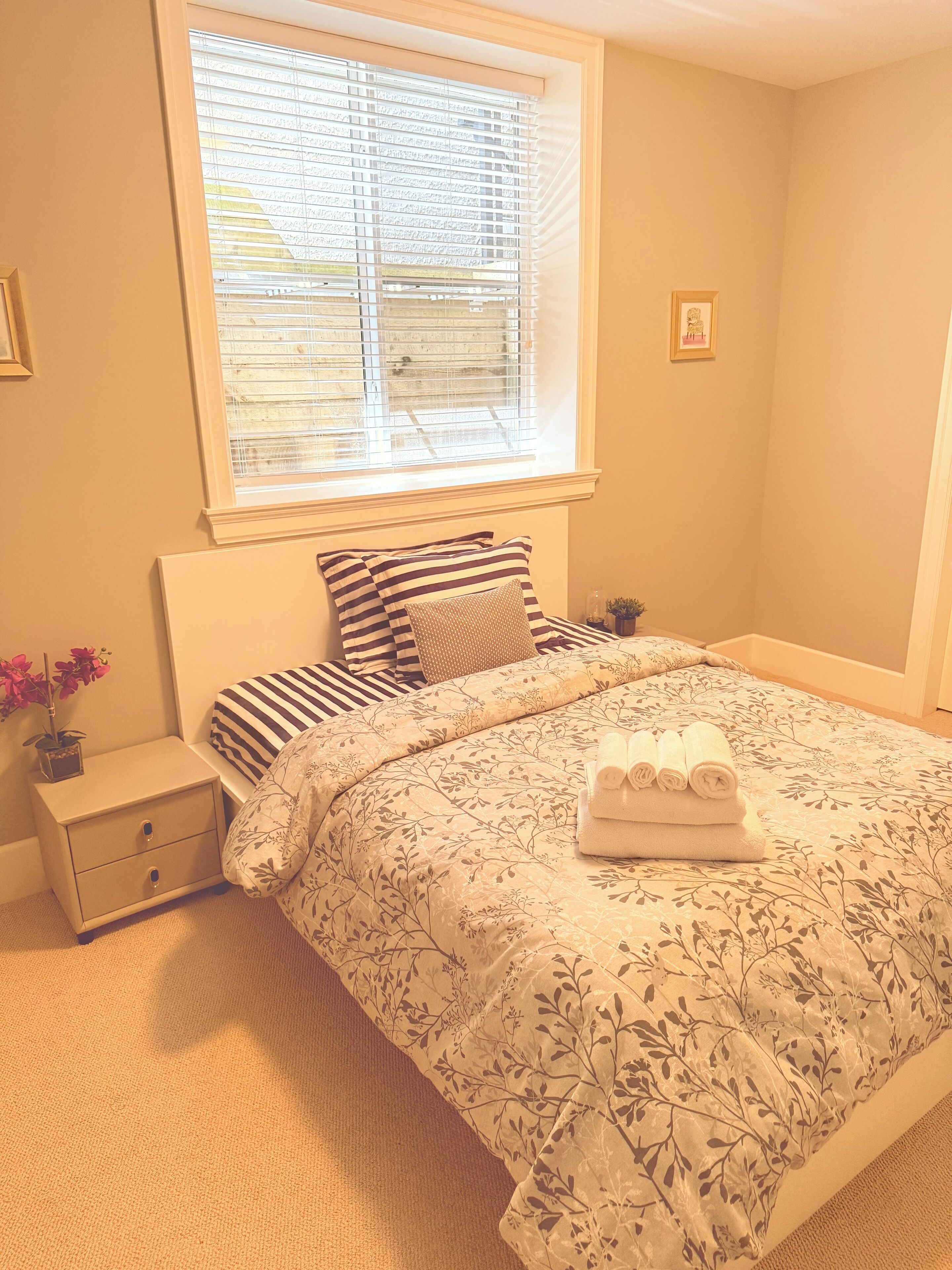 2 soverom, strykejern/-brett, wi-fi (inkludert) og sengetøy