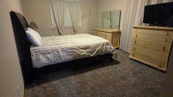 3 bedrooms, desk, free WiFi, bed sheets