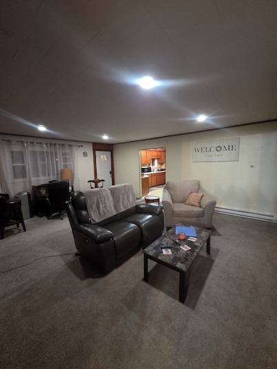 Charming 3-bedroom ranch style in a quiet school zone, with WiFi