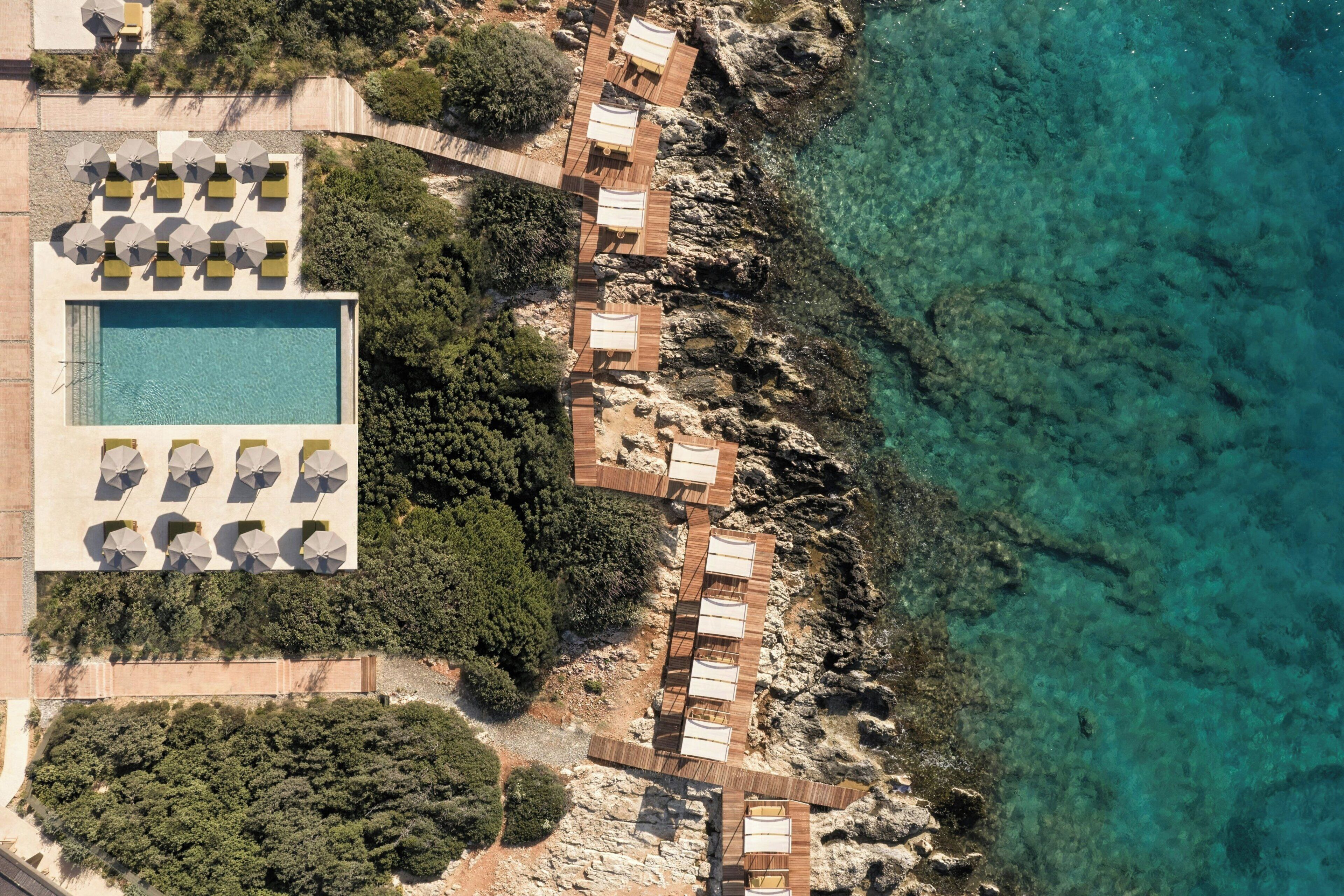 Indoor pool, seasonal outdoor pool, free cabanas, pool umbrellas