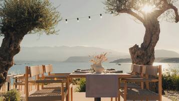4 restauranter, der serverer morgenmad, frokost og aftensmad