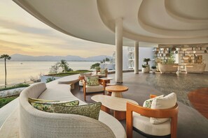 Lobby - Veranda Resort Phuket, Autograph Collection (Wichit)