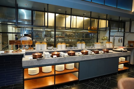 Buffet breakfast on weekends (INR 824 per person)