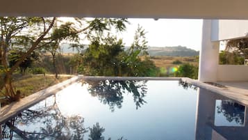 Piscine extérieure, piscine chauffée