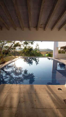 Casita Perla Heated Pool Volcano View Hot Tub King Bed Grill EV Organic Fruit