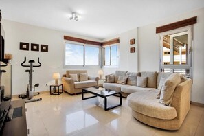 Living area - Captivating 1-bed Apartment in Adeje (Adeje)
