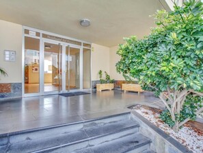 Exterior detail - Captivating 1-bed Apartment in Adeje (Adeje)