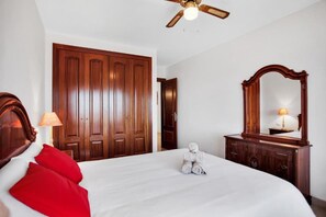 2 bedrooms, free WiFi, bed sheets - Lovely 2-bed Apartment in Playa Paraiso (Adeje)