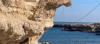 Charming 2-bedroom apartment in cool Polignano a Mare with WiFi, AC