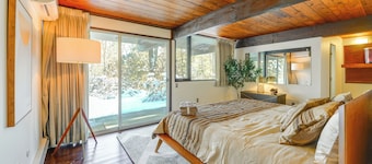 Gorgeous MCM Deck House Near Gillette Stadium!