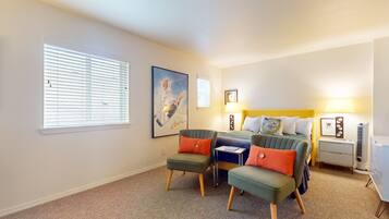 Iron/ironing board, internet, bed sheets