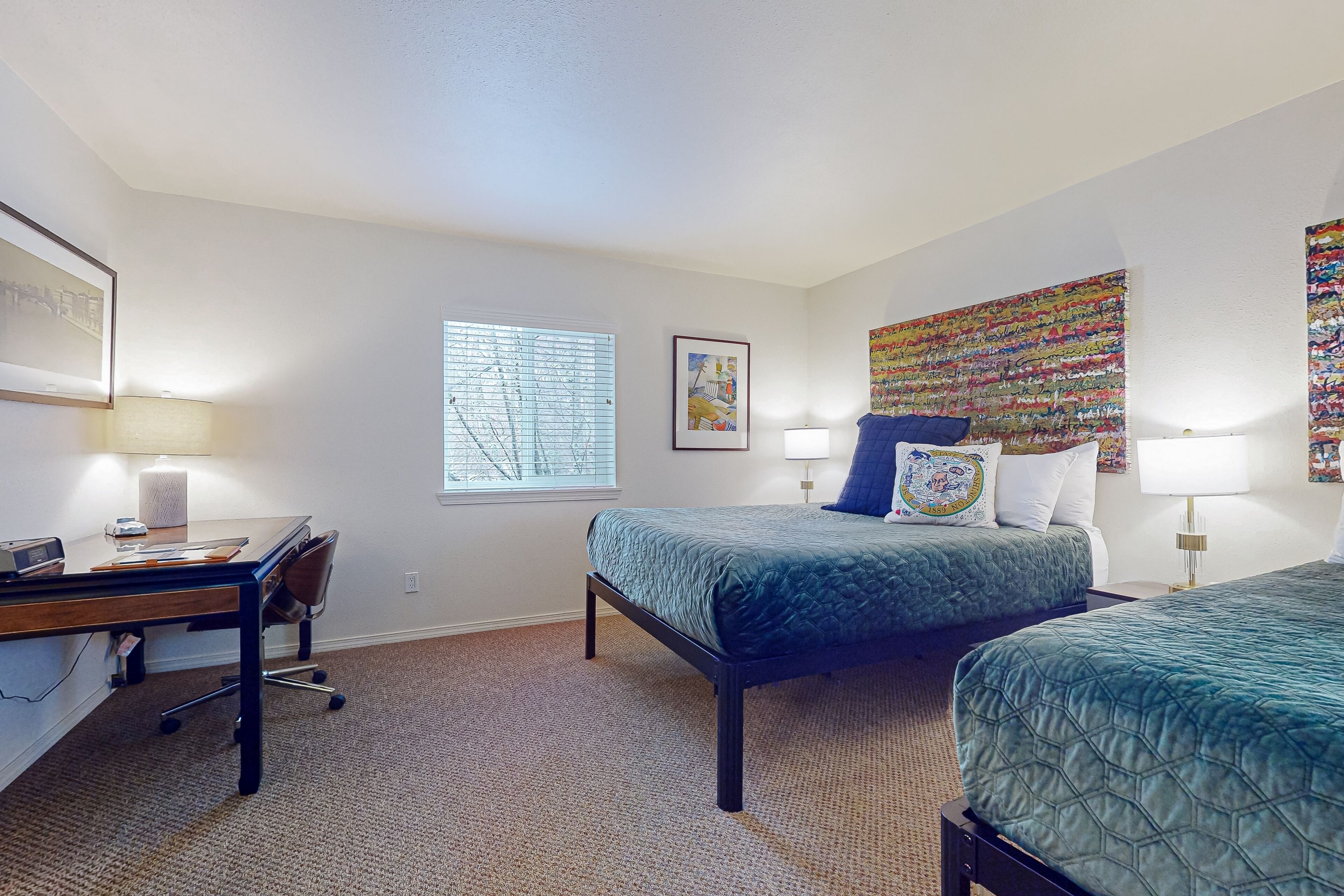 1 habitación, tabla de planchar con plancha, internet y ropa de cama 