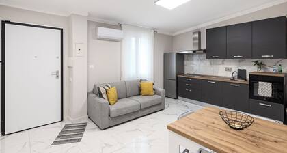 Elegant tourist accommodation facing metro C