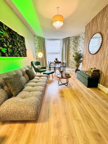 BEST DEAL COMFY CENTRAL & CHIC 1 BEDROOM APARMENT IN PLYMOUTH