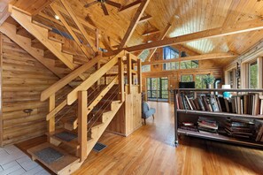 Interior - Spacious log cabin in Warrensburg w/ Hot Tub: 15 Mi to Lake George (Warrensburg)