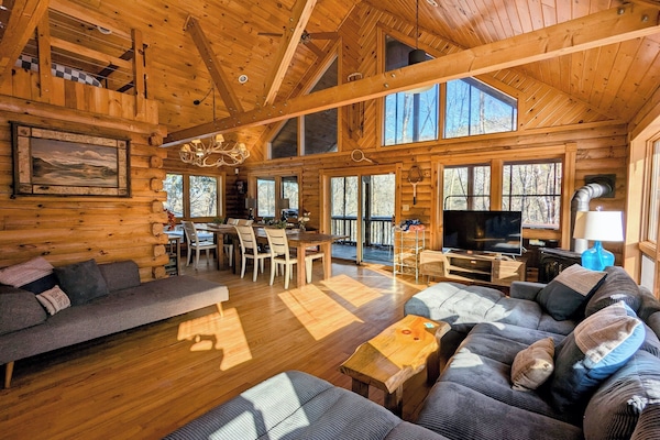 Warrensburg Vacation Rental | 5BR | 4.5BA | 3,000 Sq Ft | Stairs Required